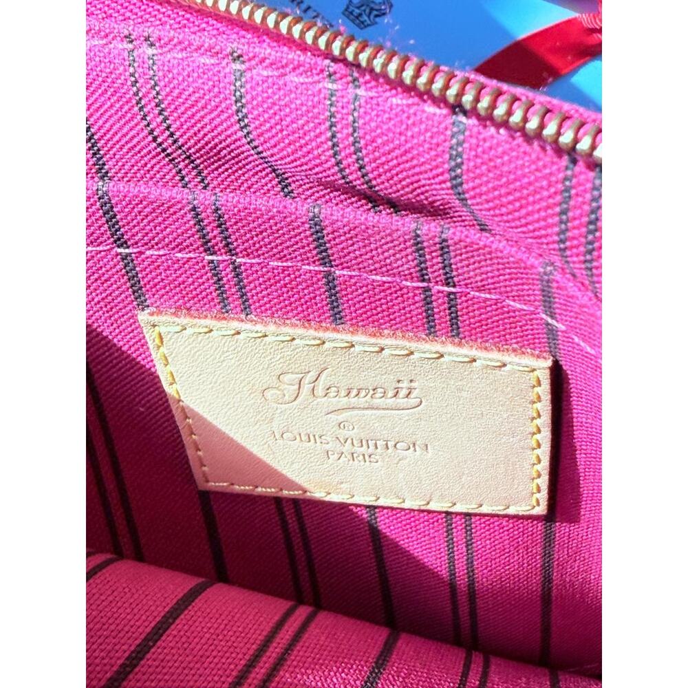 Louis Vuitton HAWAII Pochette MM Pouch Wristlet Hot Pink Monogram Maui LTD RARE - Picture 8 of 15